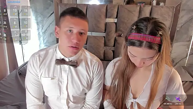 Manson_and_Zoe's cam snapshot