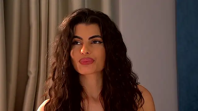 YasminaMoon's cam snapshot