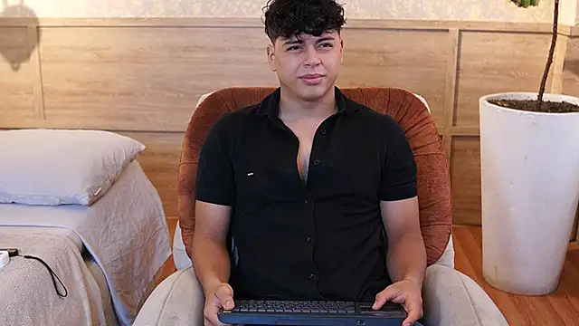 Ethan_occonor live sex cam