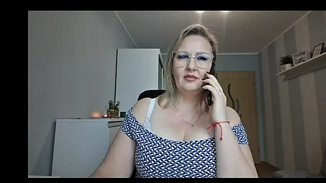 DianaLive live sex cam