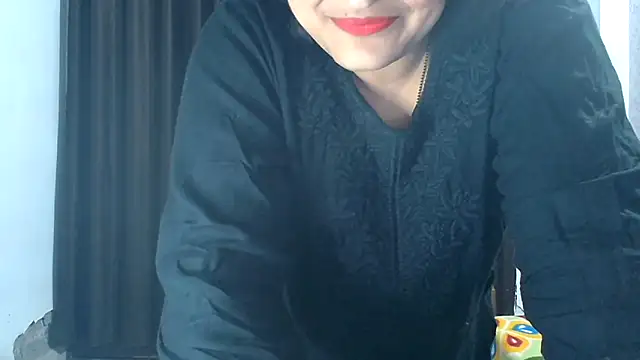 SimmiQueen_77's cam snapshot