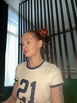 LittleFox___'s cam snapshot