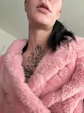 Feuchtes_traumchenn live sex cam