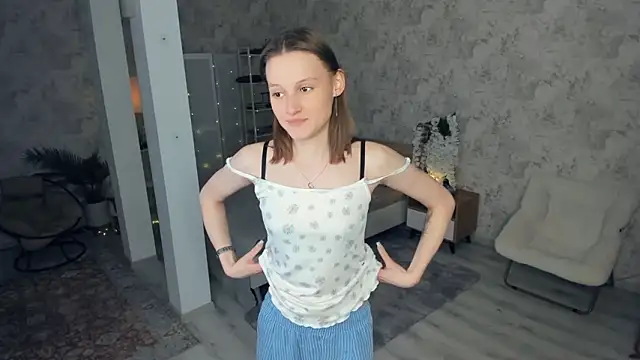 LianneBynon live sex cam