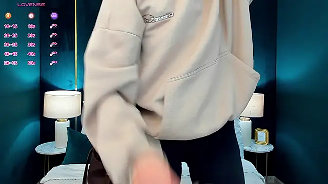 AprilWong live sex cam