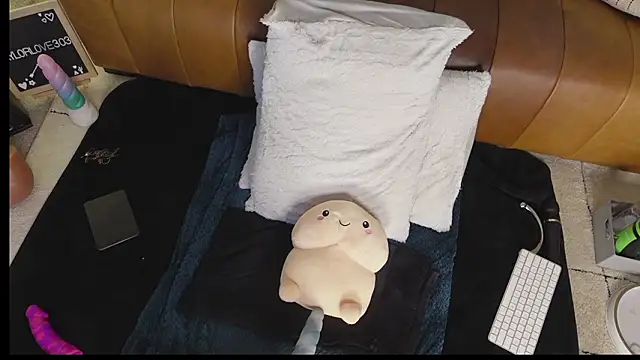 Taylorlove303 live sex cam