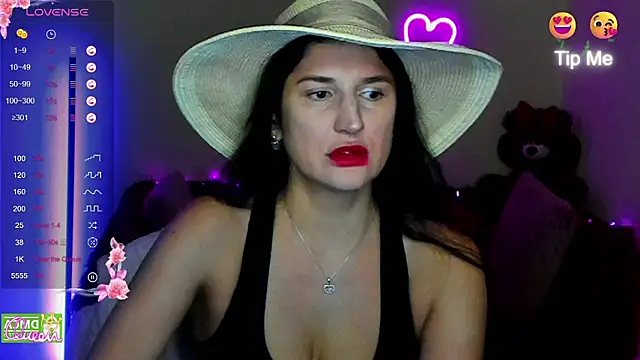 Alianna_Solo_Kisses's cam snapshot