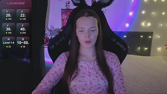 Luna_Navy's cam snapshot