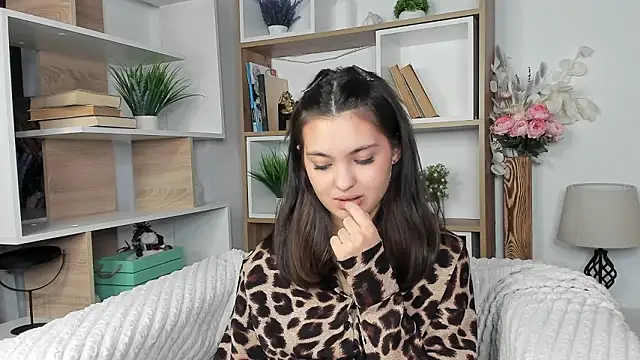 FunnyyMonkeyy's cam snapshot