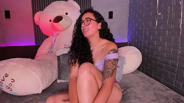 Magic_ivone's cam snapshot