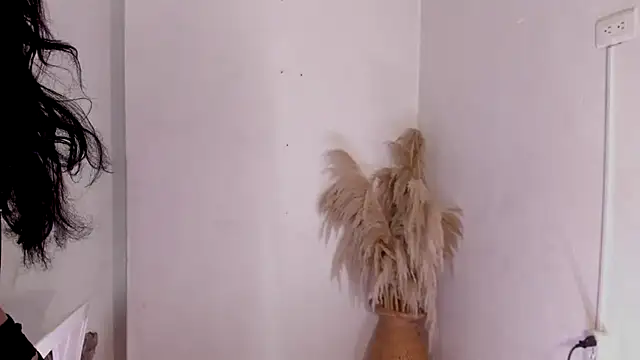 carolinemiller7 live sex cam