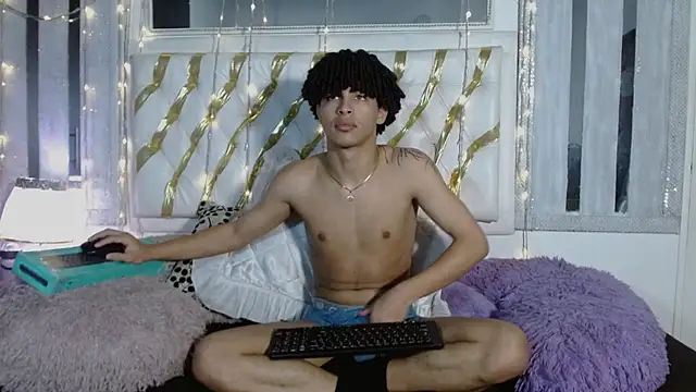 ian_smith_'s cam snapshot