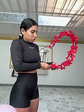 bella-black live sex cam