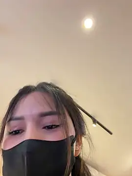 Linh_2004 live sex cam