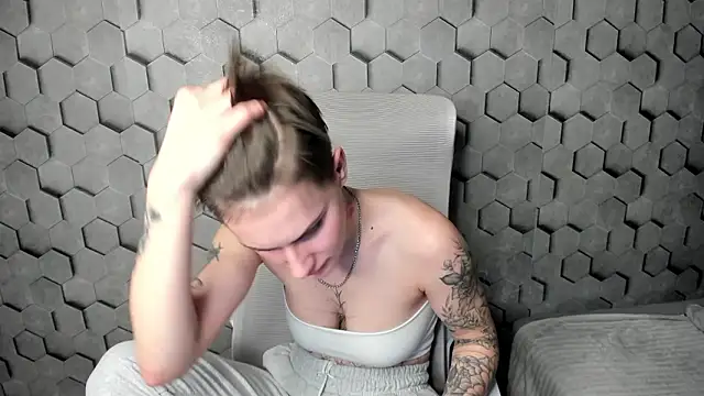 GildedSin's cam snapshot