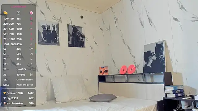 SophieRayne live sex cam