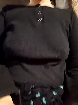 Melekyaraksever2545 live sex cam