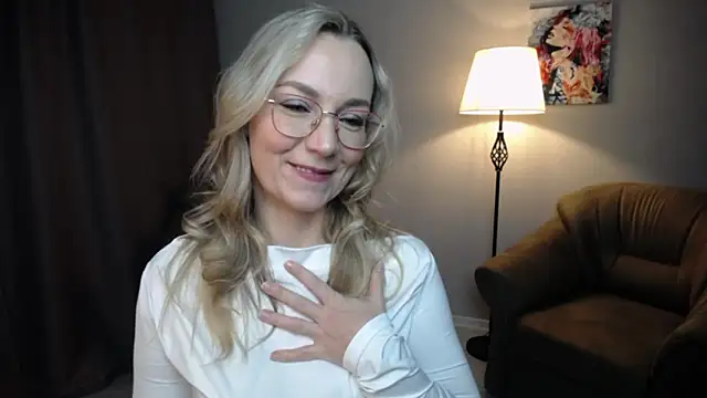 Ava_Elior's cam snapshot