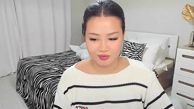 Brunette_Charm's cam snapshot