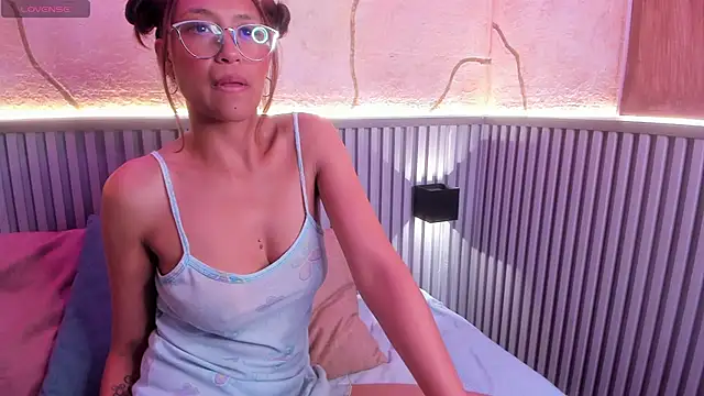 maya_cardona's cam snapshot