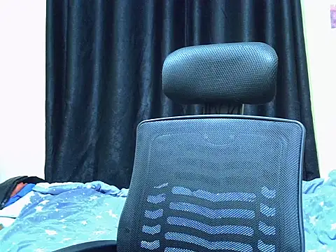 Horny-slut_'s cam snapshot