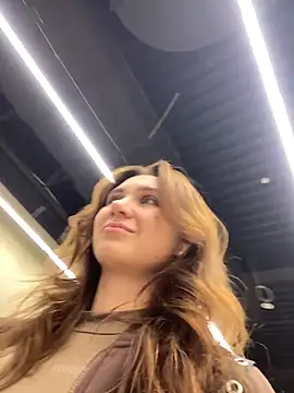 QuitieLia live sex cam