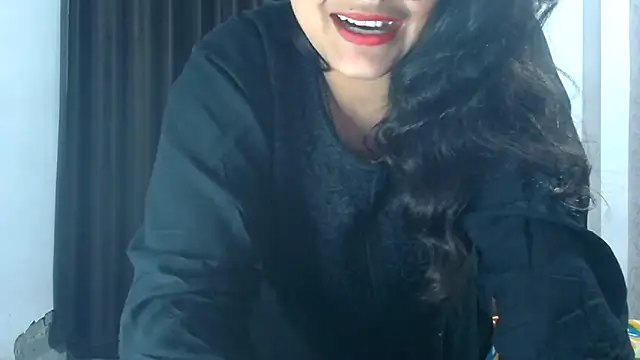 SimmiQueen_77 live sex cam