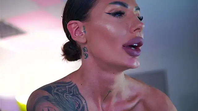 RaquelleVon live sex cam