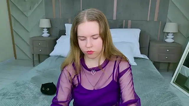 Alida_Brice's cam snapshot