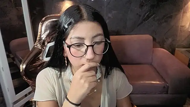 Sophie_jones_b's cam snapshot