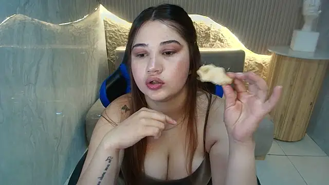 Naomi_gold_r's cam snapshot