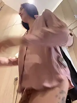 Holly_Play's cam snapshot