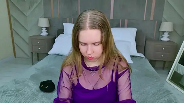 Alida_Brice's cam snapshot