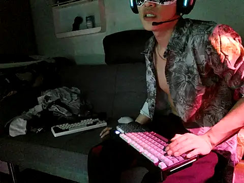 boyhigh1997 live sex cam