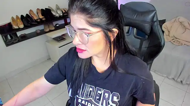 BellaFlaming live sex cam