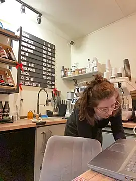 cinnabon_'s cam snapshot