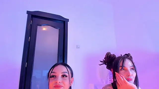 Peanaughty live sex cam