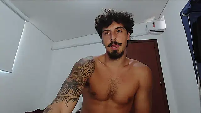 milkoffe live sex cam