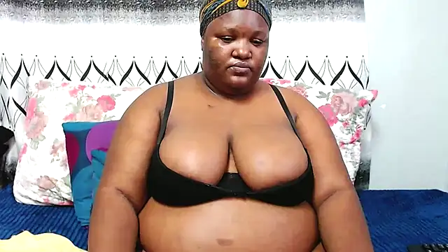 ChubbyBoobsxxx's cam snapshot