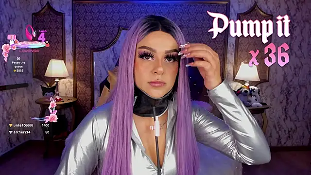 SoffiQueen live sex cam