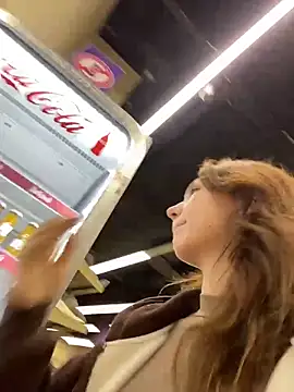 QuitieLia live sex cam