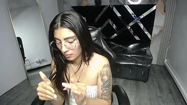 Cristal_love_v's cam snapshot