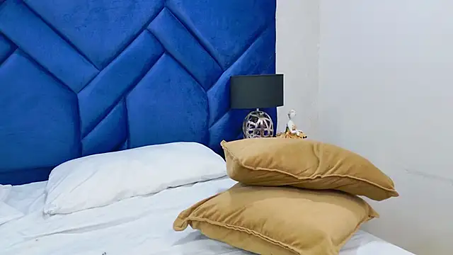 SarahOrtiz_'s cam snapshot