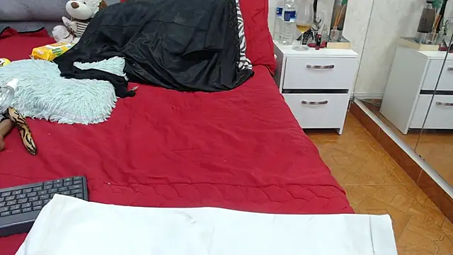 ScarlettGreen_'s cam snapshot