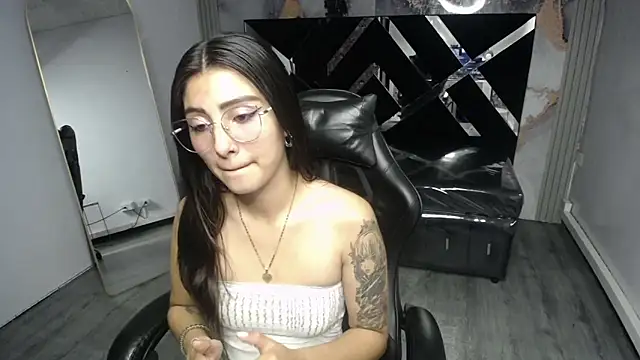 Cristal_love_v's cam snapshot