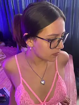 Pretty_liaa's cam snapshot