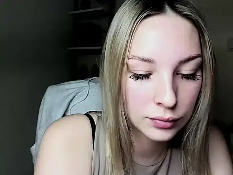 VelvetAngela live sex cam