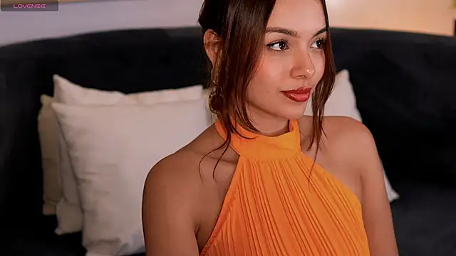 NaomiSainz live sex cam