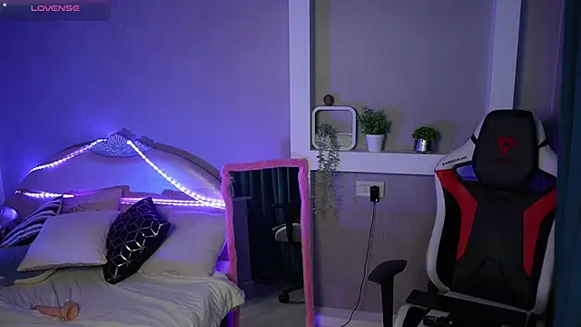 LisaElfy live sex cam