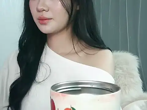 Nunaa18 live sex cam